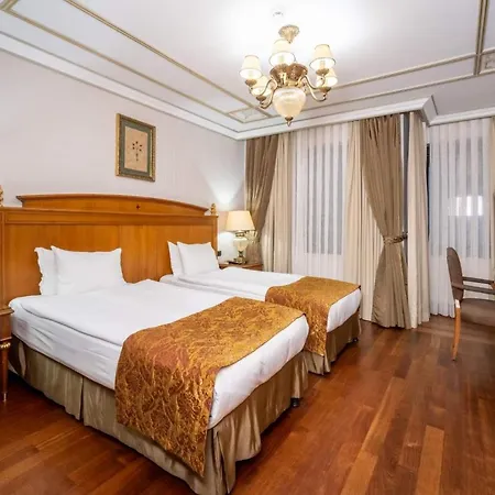 The Palace Taksim 4* איסטמבול