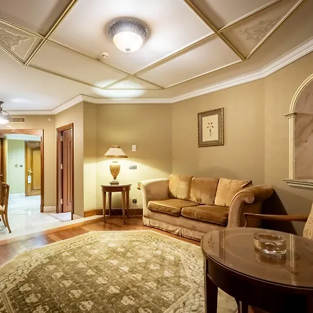 The Palace Taksim מלון 4*