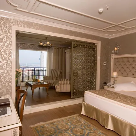 The Palace Taksim מלון 4*