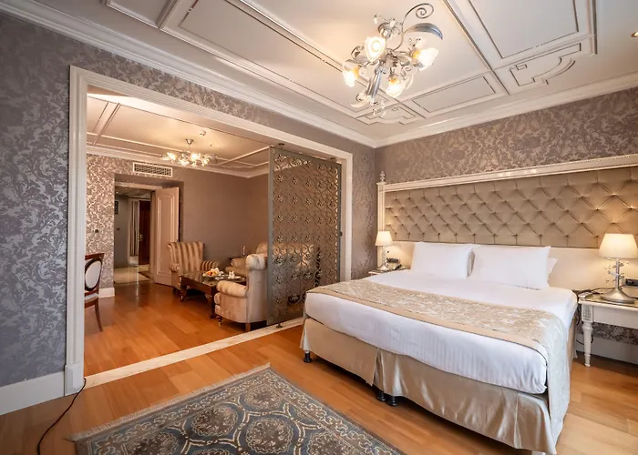 Отель The Palace Taksim