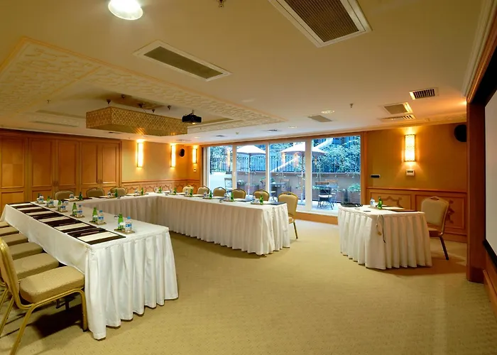 Отель The Palace Taksim