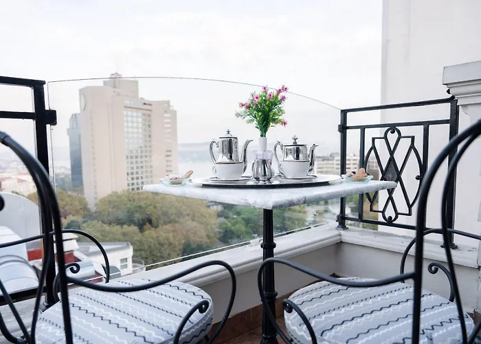 Отель The Palace Taksim 4*