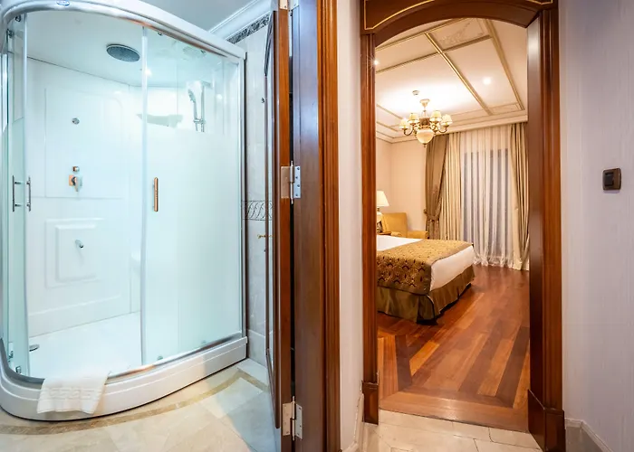 Отель The Palace Taksim