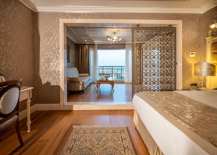Отель The Palace Taksim 4*